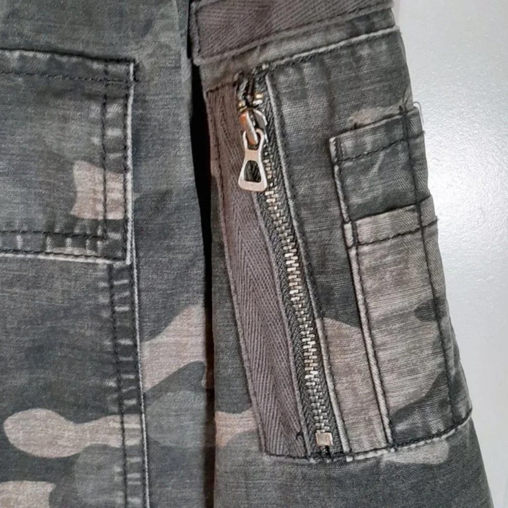 Gap Camo Raw Edge Ruffle Hem Utility Jacket Size XS - Picture 4 of 5